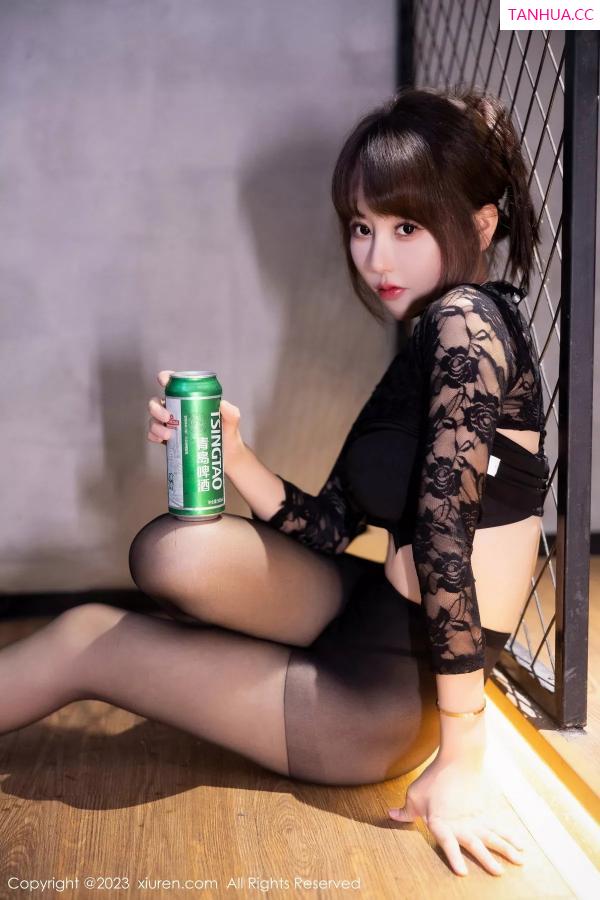   [XiuRen]高清写真图 2023.12.01 No.7751 韩系学妹 黑丝美腿第32张图片